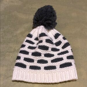 Cozy Knit Pom-Pom Beanie for Women- White and Gray